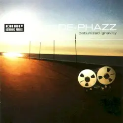 Detunized Gravity by De‐Phazz