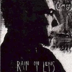 Rain on Lens by (Smog)