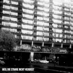 Weil die Straße nicht vergisst by Frank White