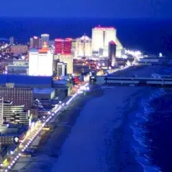 Ａｔｌａｎｔｉｃ Ｃｉｔｙ by E Z R A ゴーバー